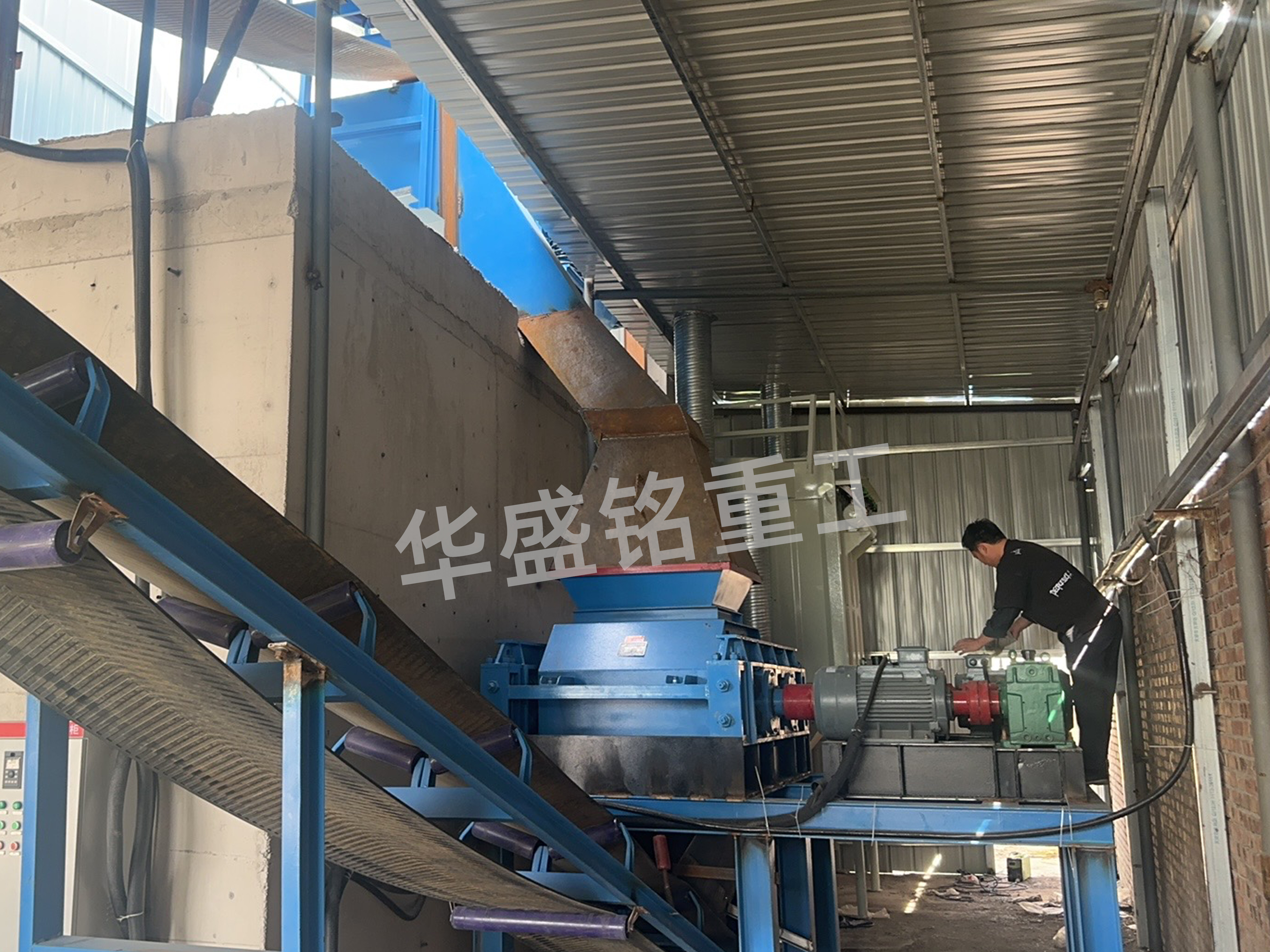 瀝青混合料再生設(shè)備,瀝青舊料破碎篩分機(jī),瀝青回收料破碎篩分設(shè)備